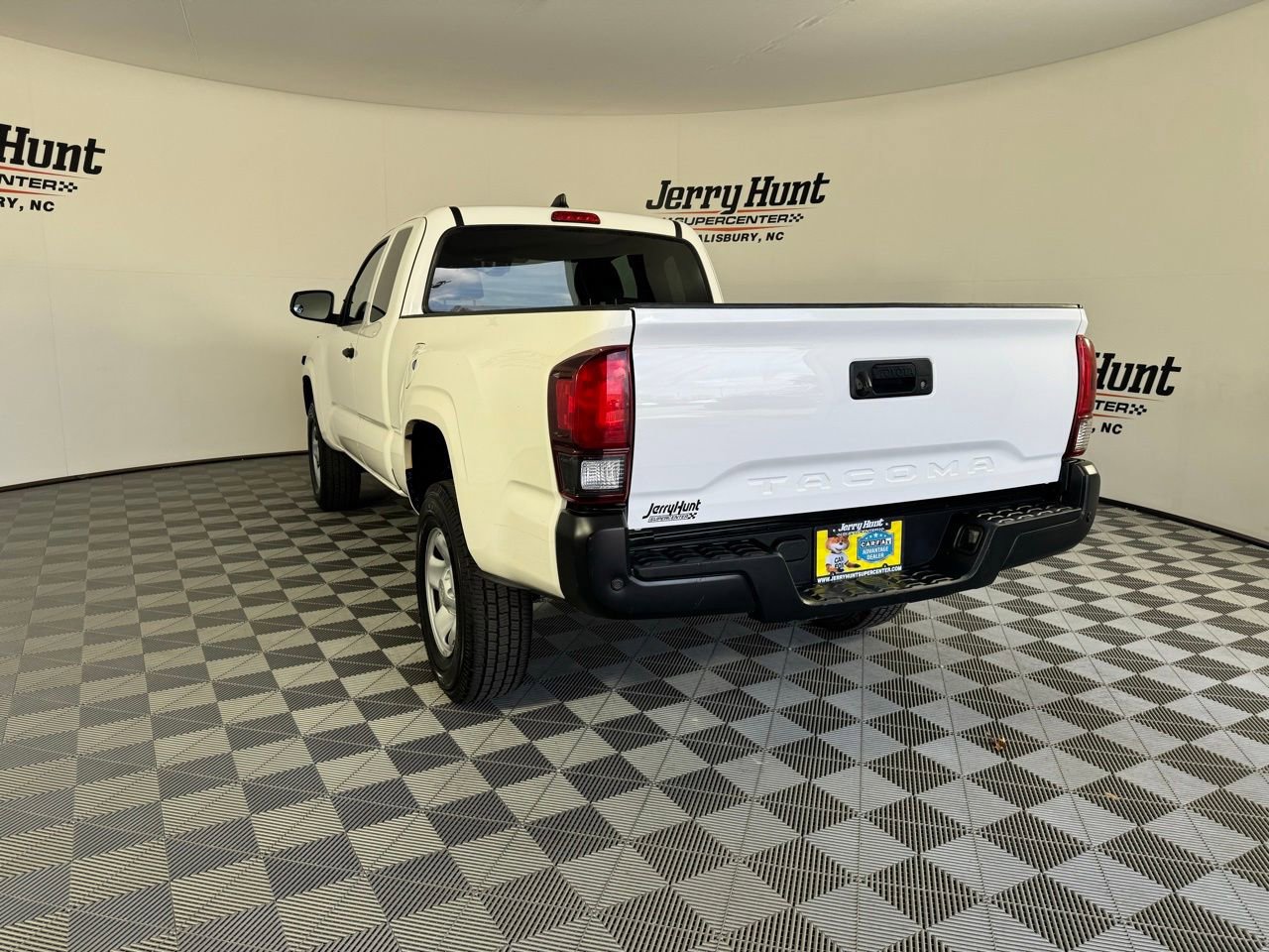 Used 2021 Toyota Tacoma SR image 9