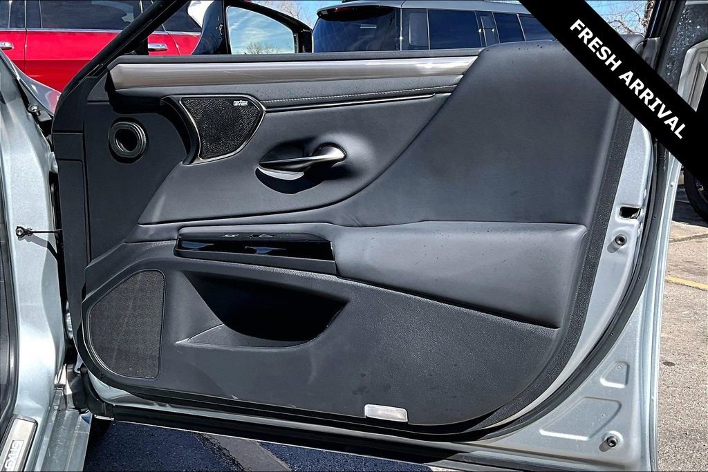 Used 2024 Lexus ES 350 F Sport w/ Accessory Package (Z2) image 27