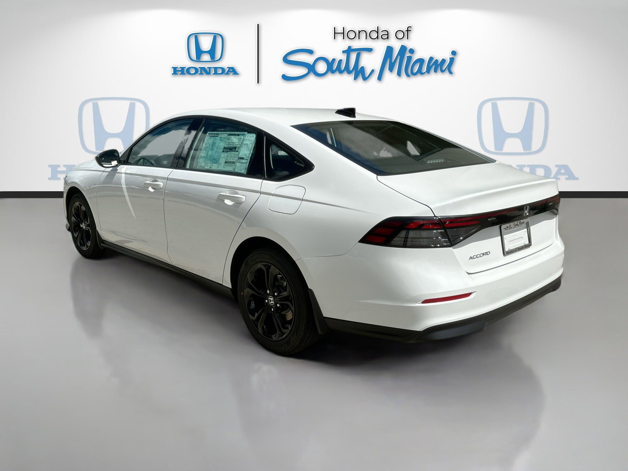 New 2025 Honda Accord SE image 4