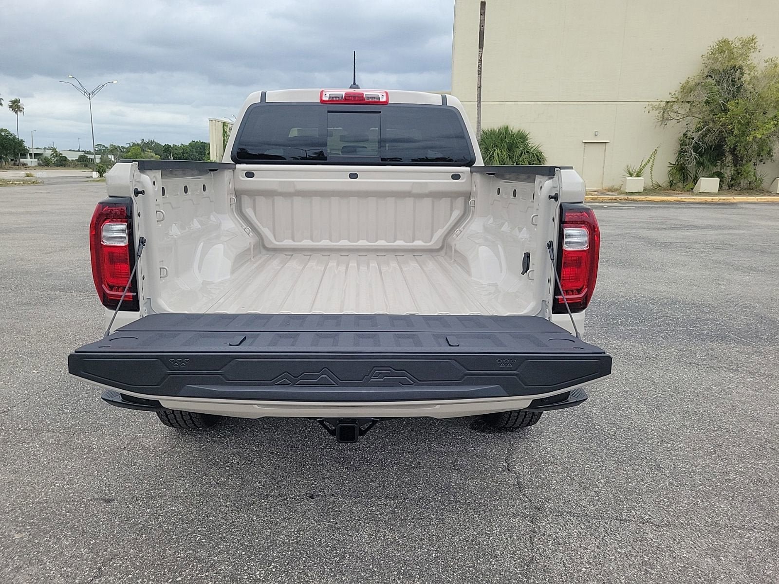 New 2026 GMC Canyon Elevation w/ Convenience Package RWD image 7