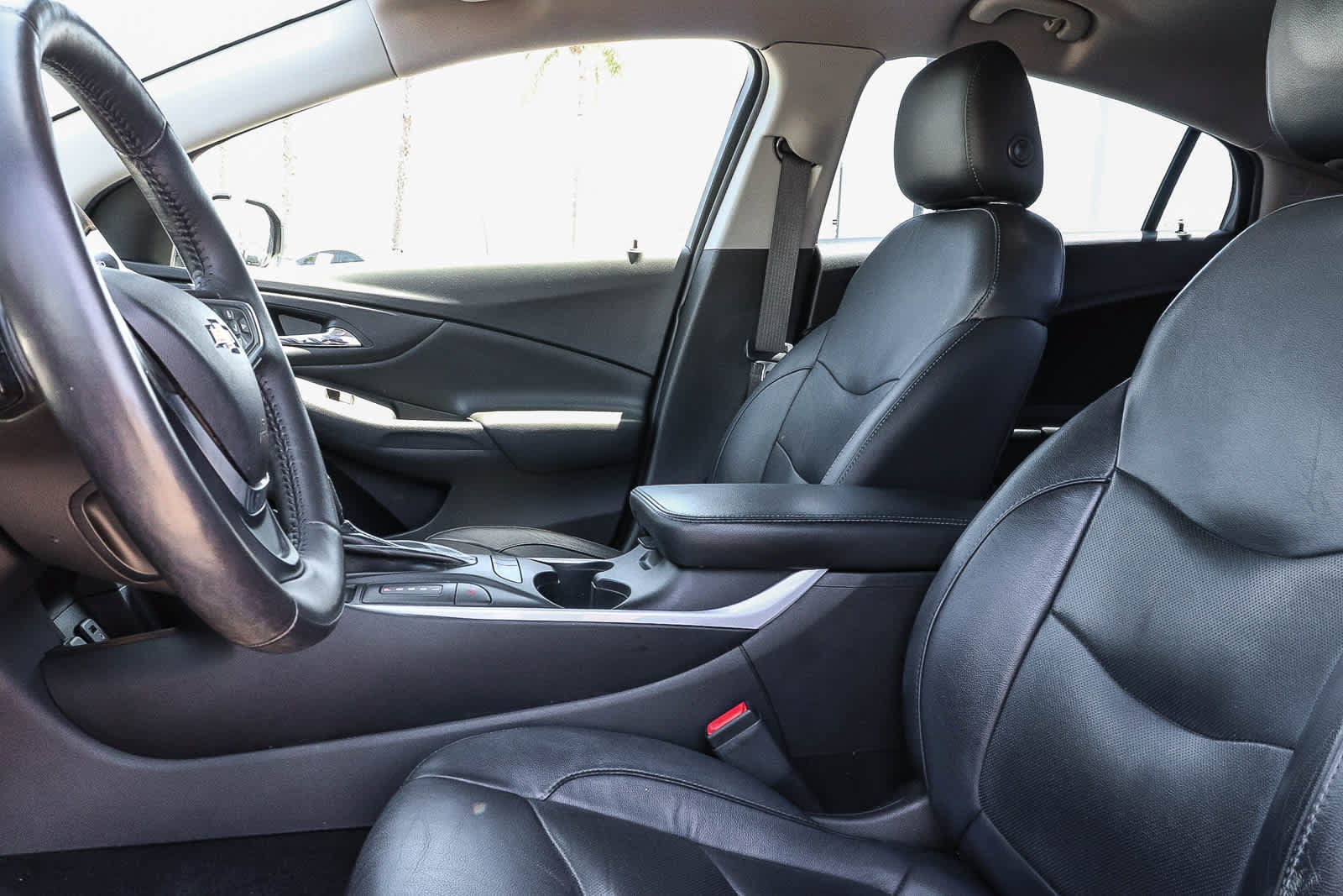 Used 2016 Chevrolet Volt LT w/ Comfort Package FWD image 28