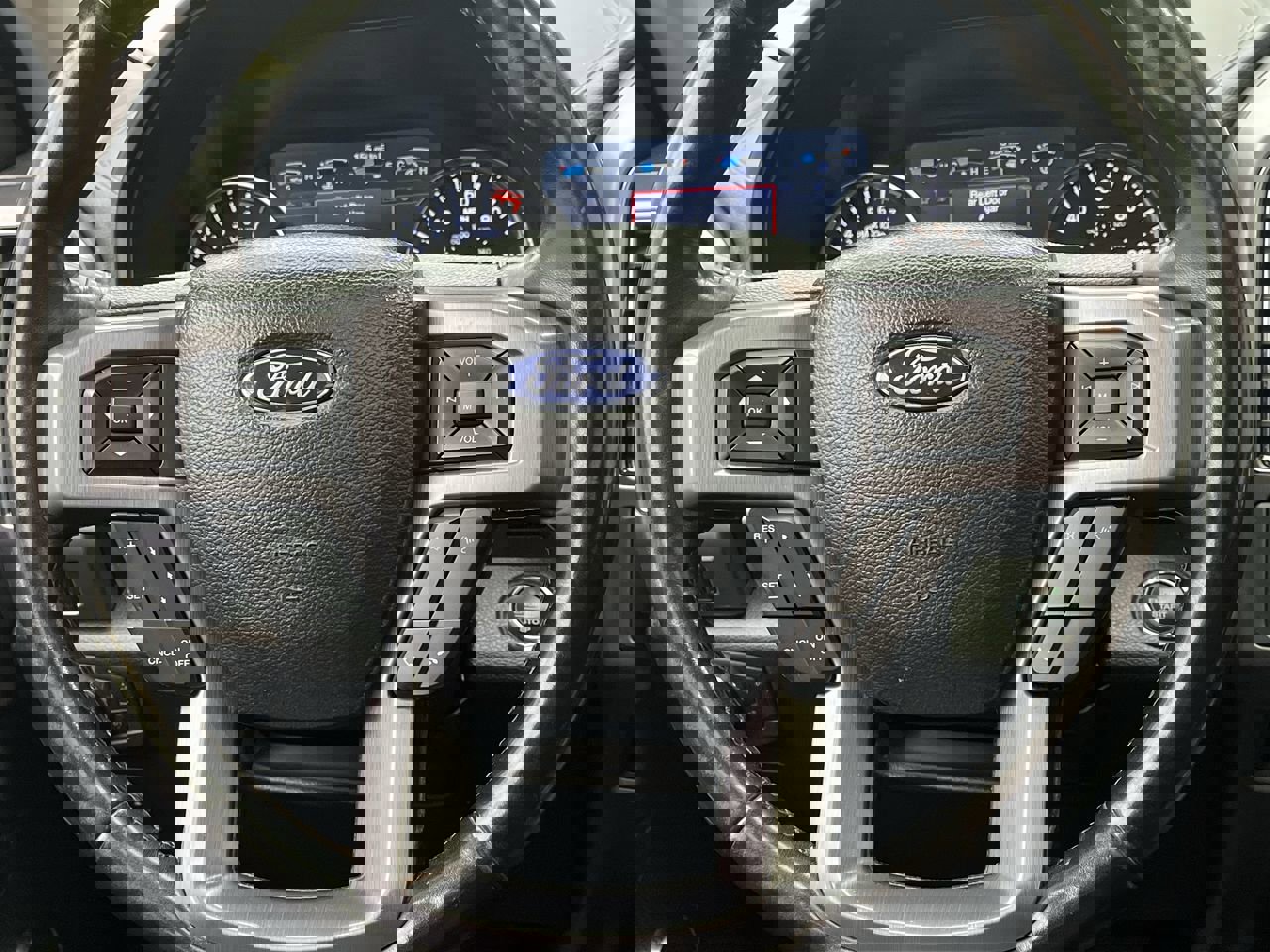 Used 2019 Ford Expedition Platinum image 17