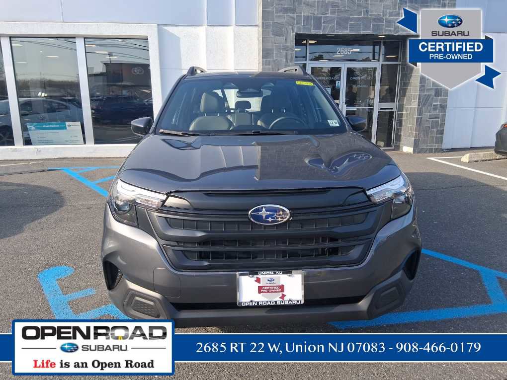 Used 2025 Subaru Forester AWD/4WD image 2