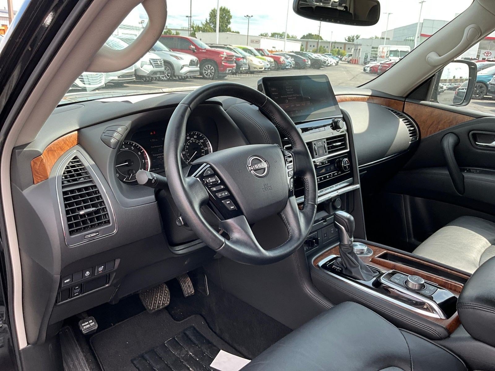 Used 2023 Nissan Armada SL w/ Captain's Chairs Package AWD/4WD image 16