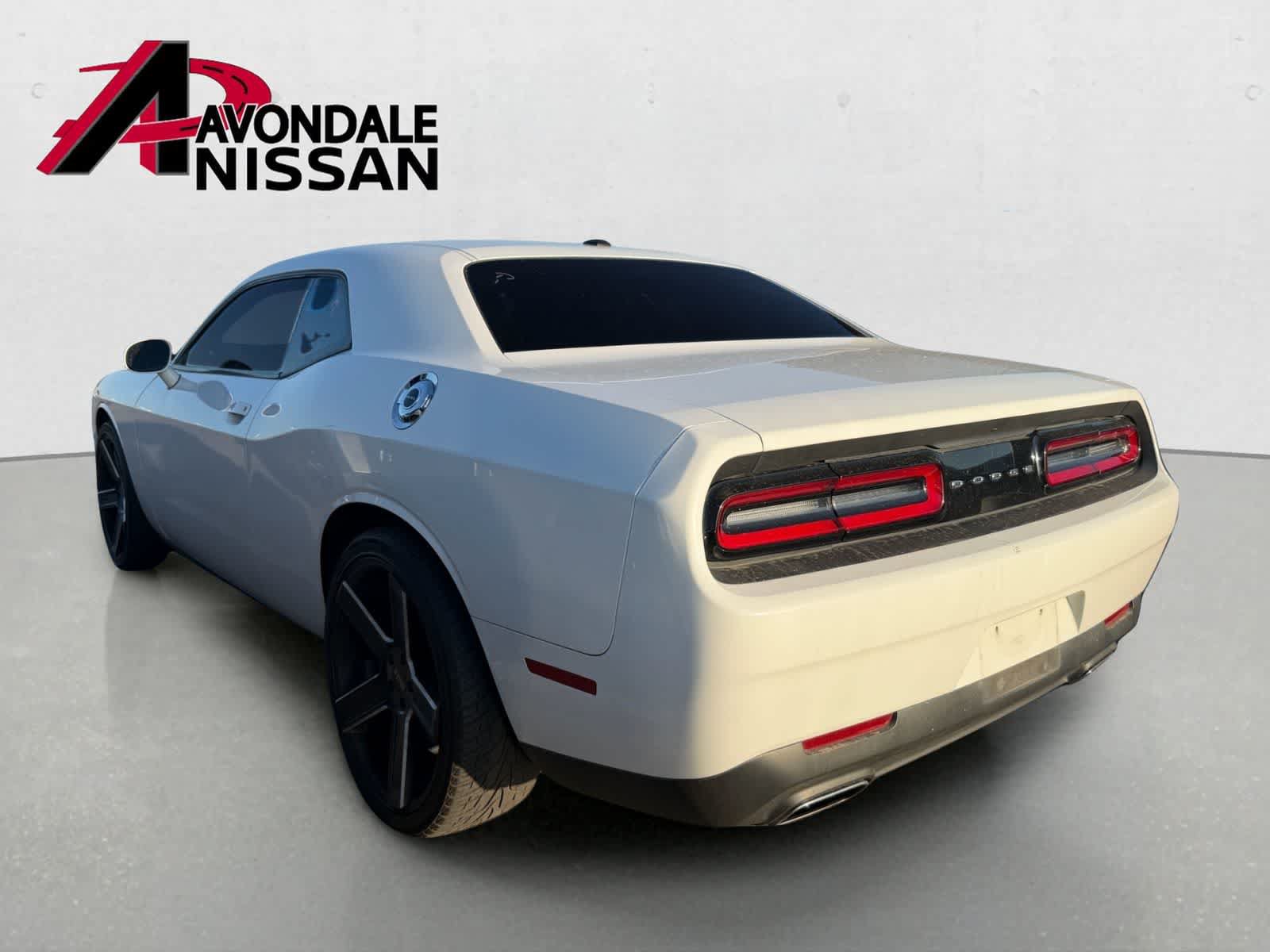 Used 2016 Dodge Challenger SXT RWD image 3