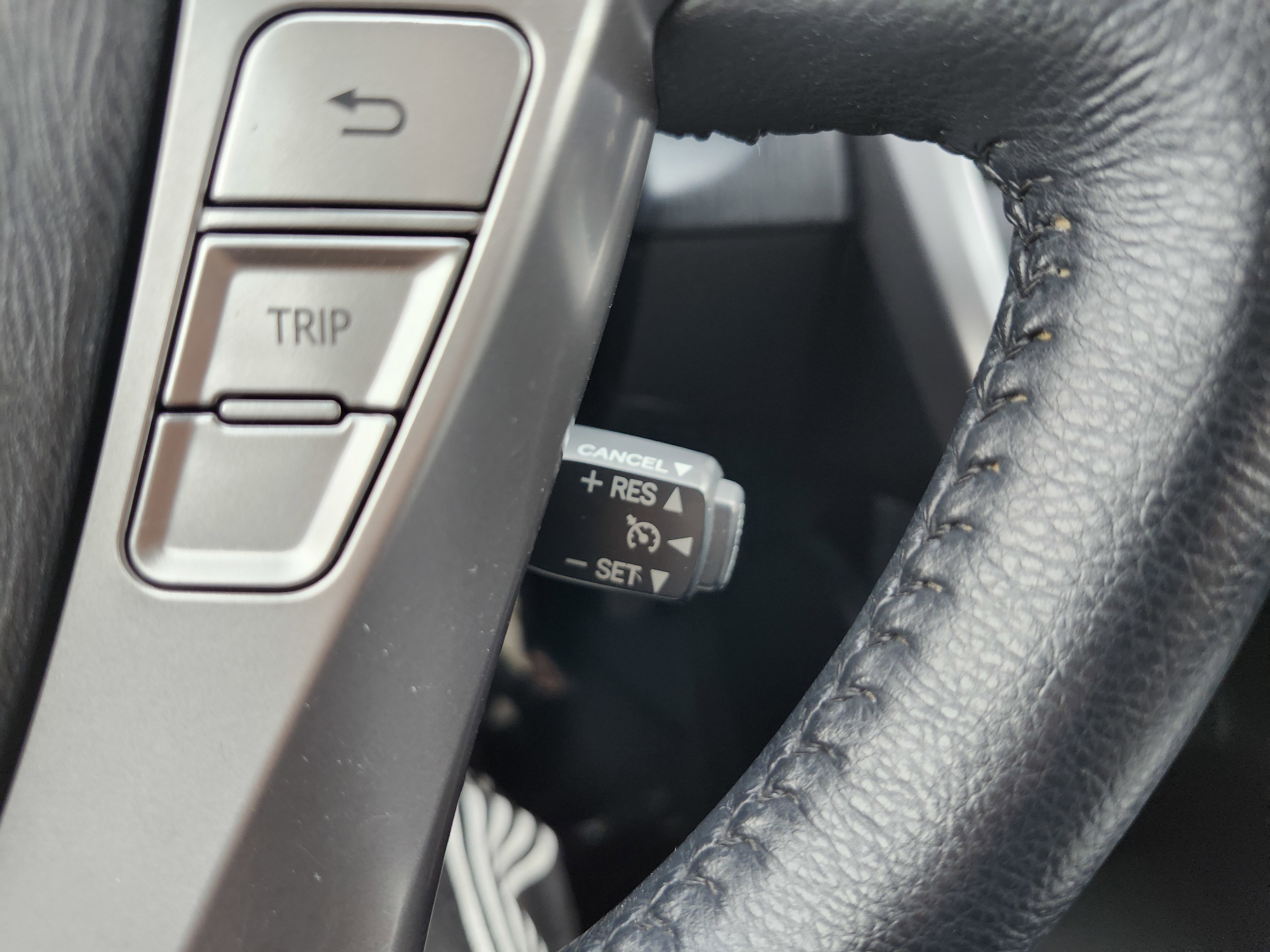 Used 2017 Toyota Prius V Four FWD image 33