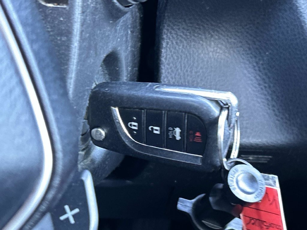 Used 2018 Toyota Camry SE FWD image 30