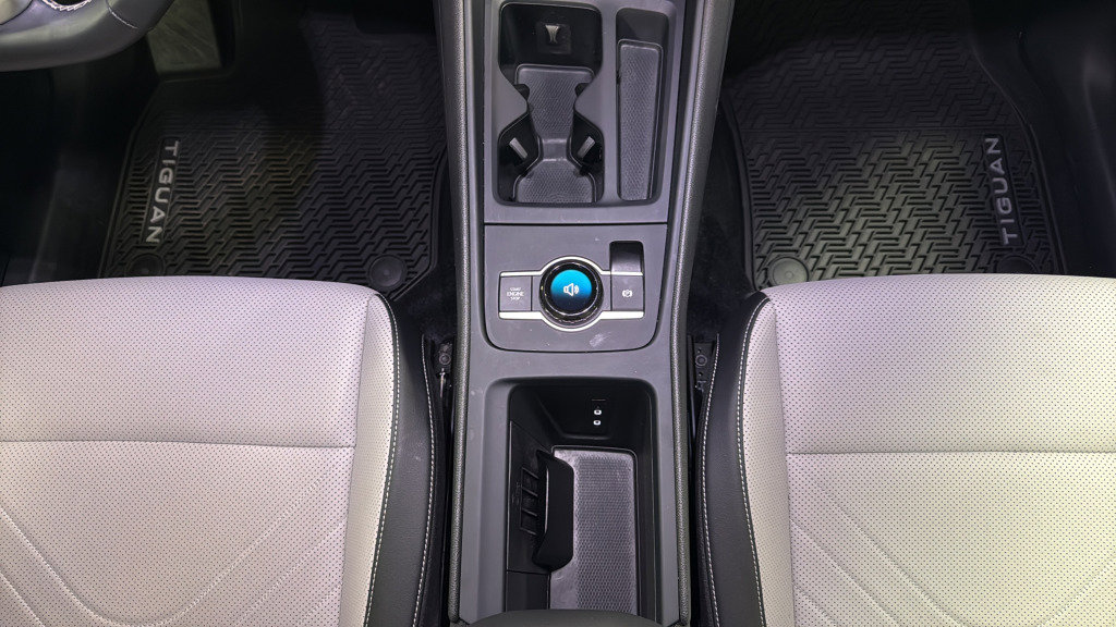 Certified 2025 Volkswagen Tiguan SE AWD/4WD image 34