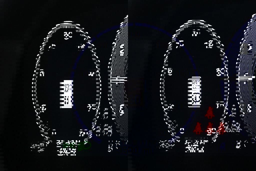 Certified 2025 Porsche Cayenne S image 14