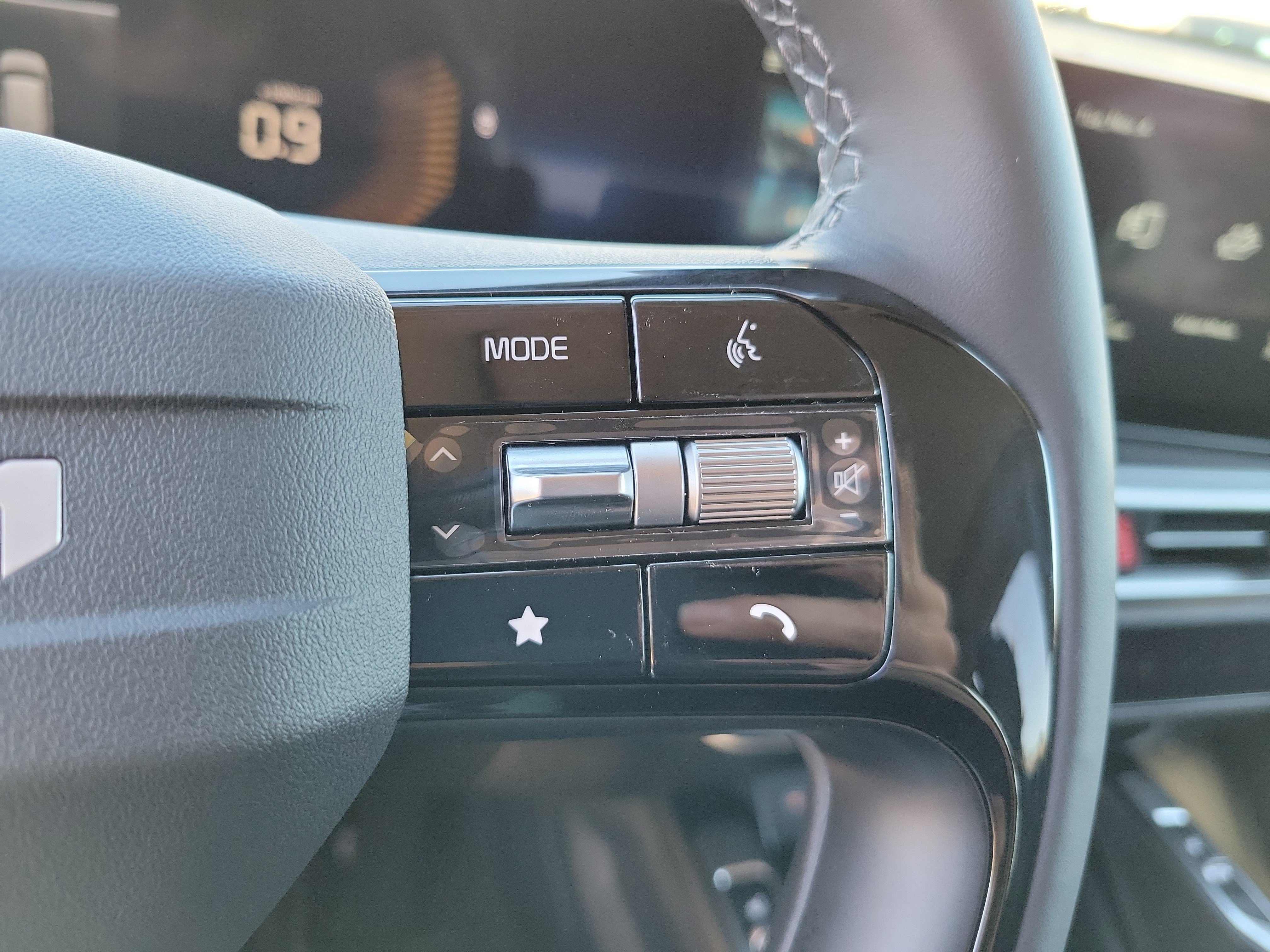 New 2026 Kia Sorento S w/ S Panoramic Sunroof Package image 16