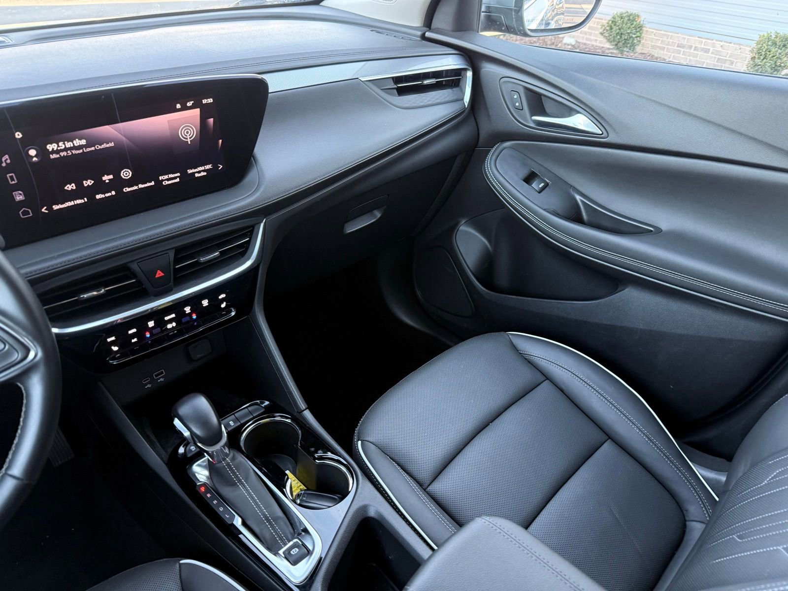 Used 2024 Buick Encore GX Avenir image 28