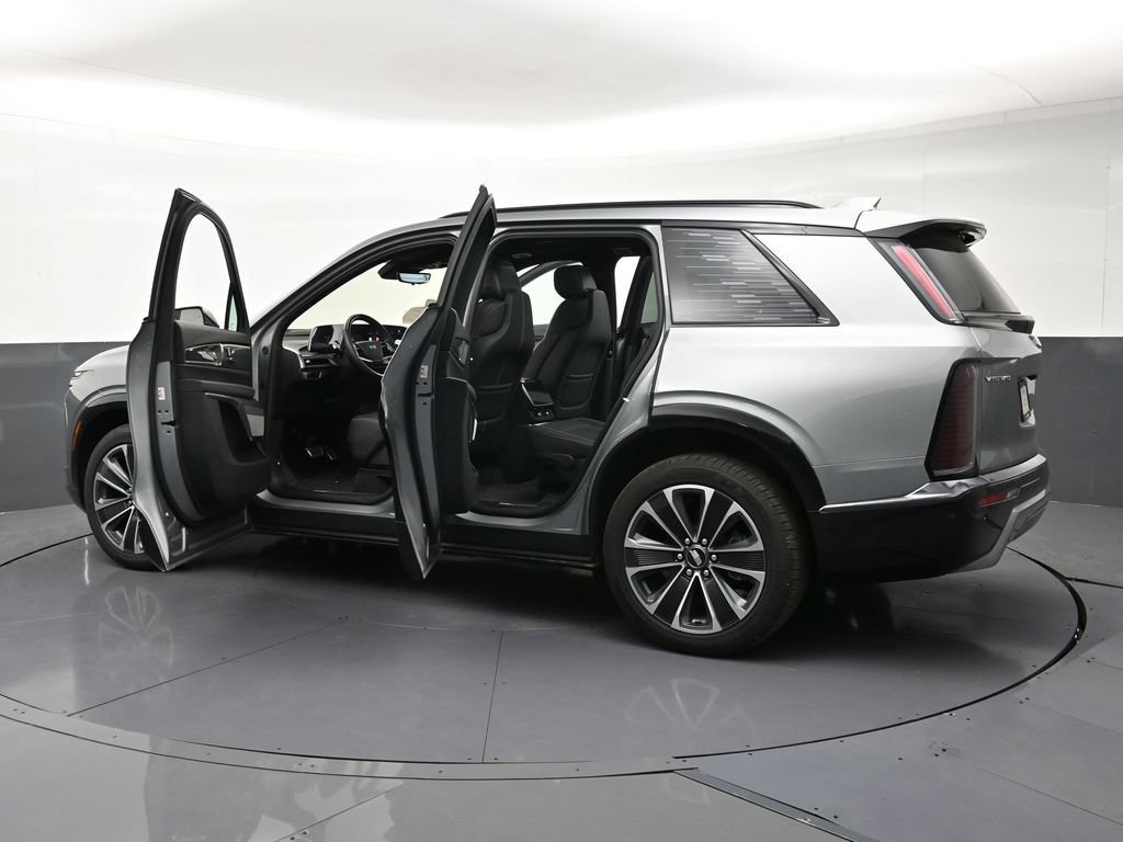 Used 2026 Cadillac Vistiq Luxury w/ LPO, Floor Liner Package AWD/4WD image 35
