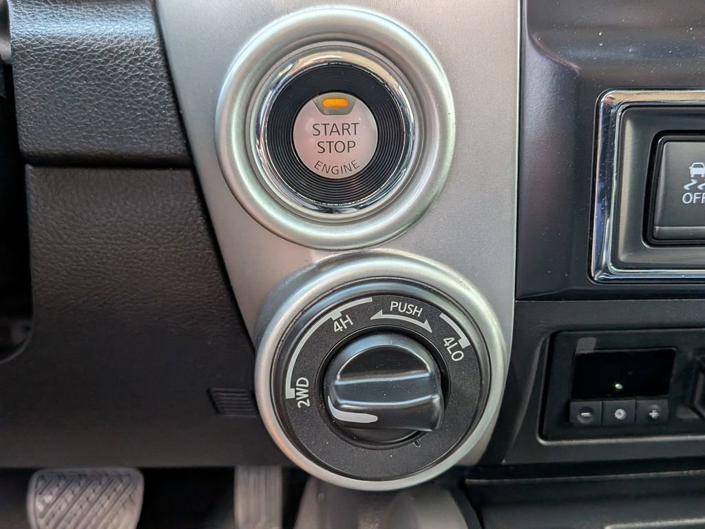 Used 2018 Nissan Titan SL w/ Chrome Package image 35