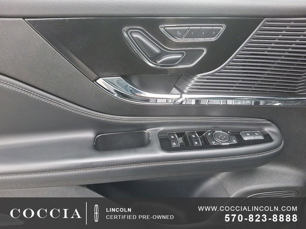 Certified 2022 Lincoln Corsair AWD w/ Equipment Group 101A image 12