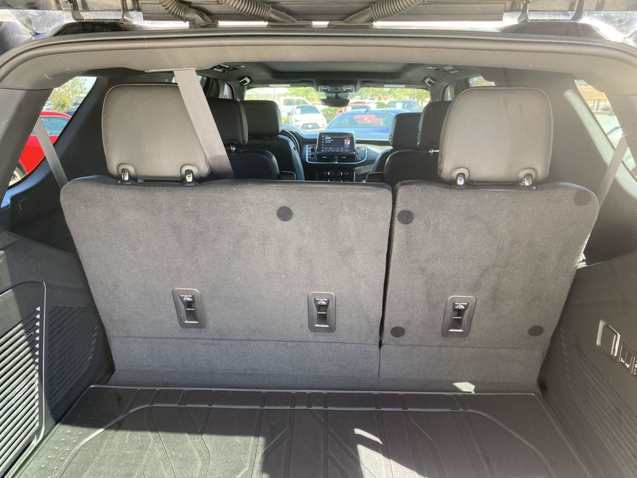 Used 2023 Chevrolet Tahoe High Country AWD/4WD image 21