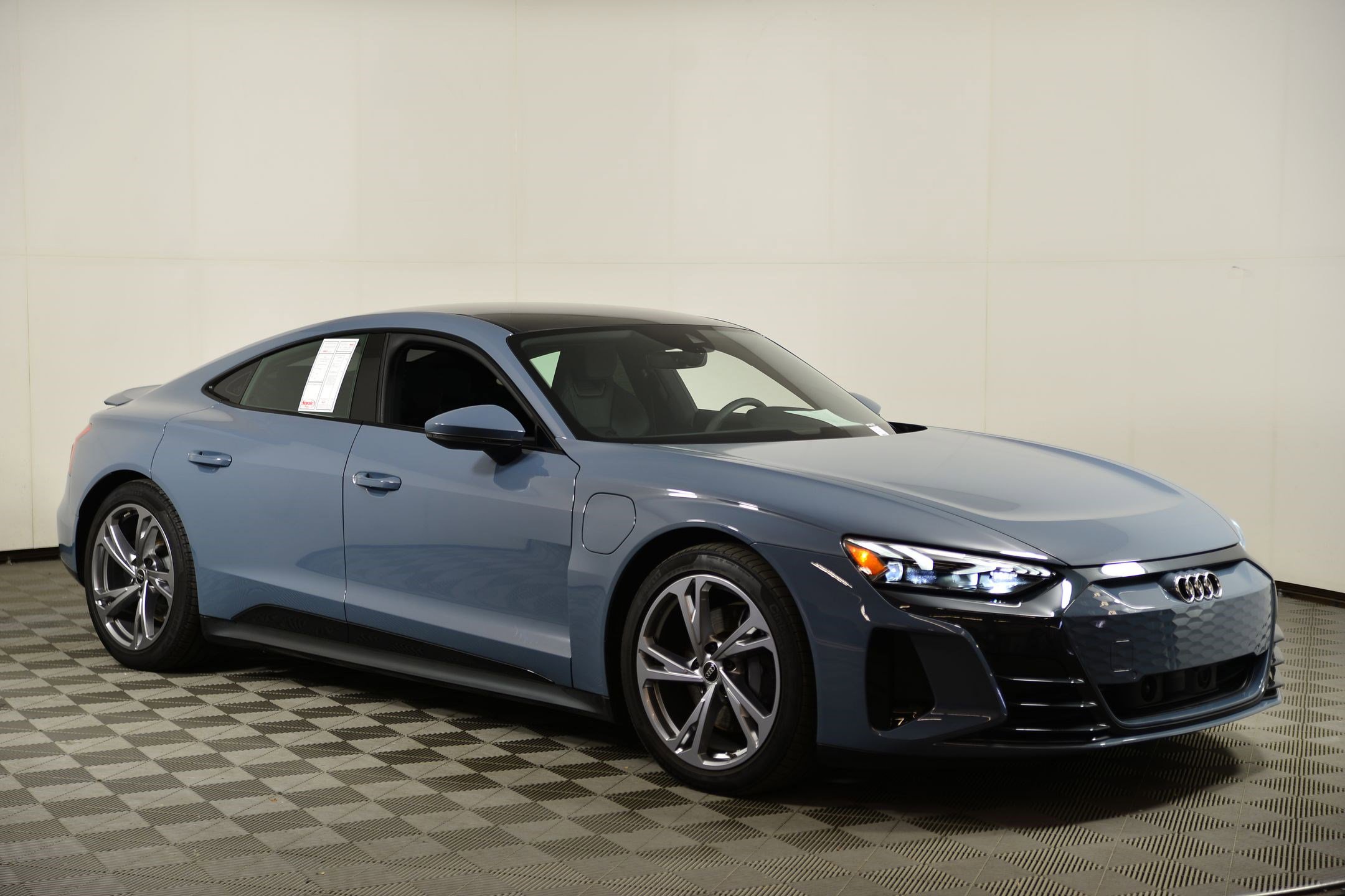 Certified 2023 Audi e-tron GT Premium Plus image 6