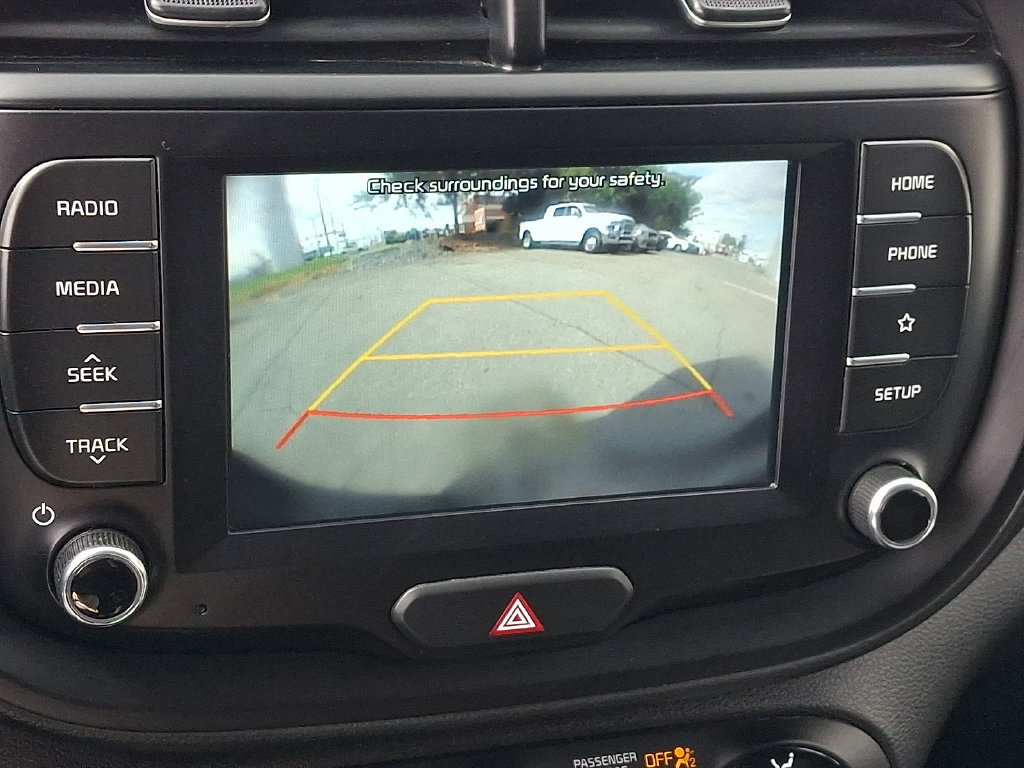 Used 2020 Kia Soul LX FWD image 19