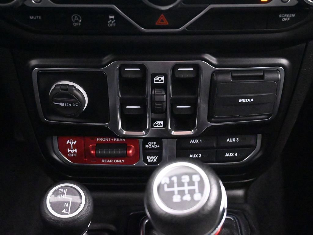 Used 2022 Jeep Wrangler Unlimited Rubicon w/ Dual Top Group AWD/4WD image 37