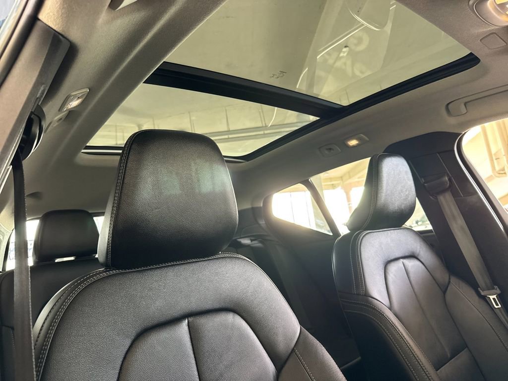 Certified 2023 Volvo XC40 B5 Ultimate image 16