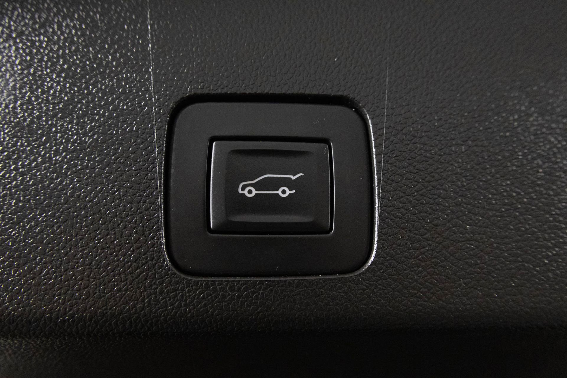 Certified 2023 Buick Encore GX Select w/ Sport Touring Package image 38