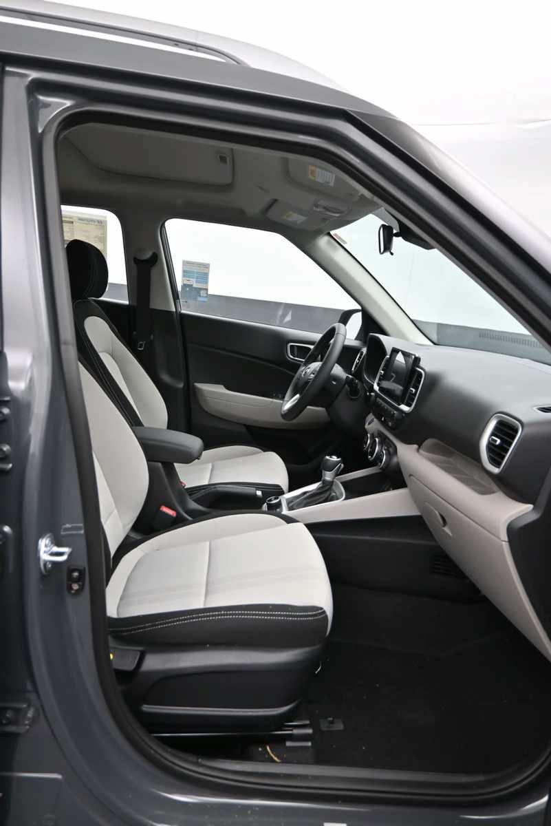 New 2026 Hyundai Venue SEL FWD image 11