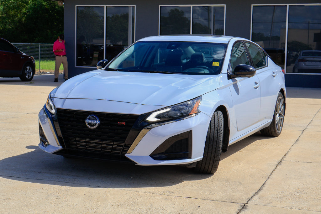 Used 2023 Nissan Altima 2.0 SR FWD image 24