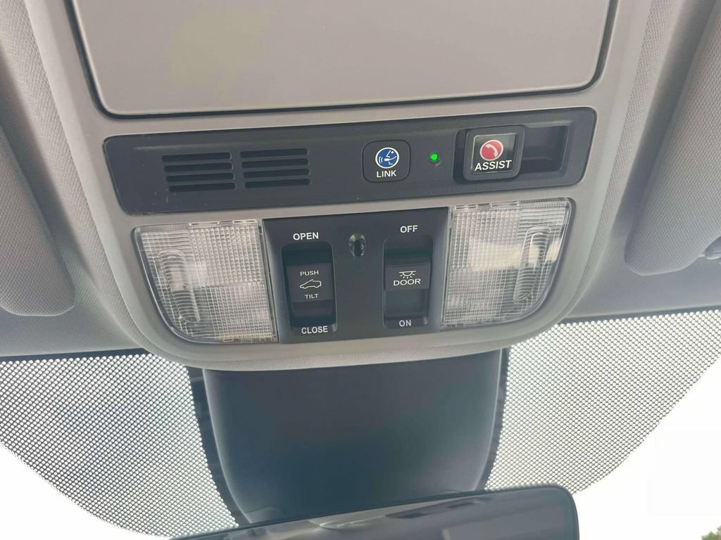 Used 2023 Honda Odyssey Touring image 32