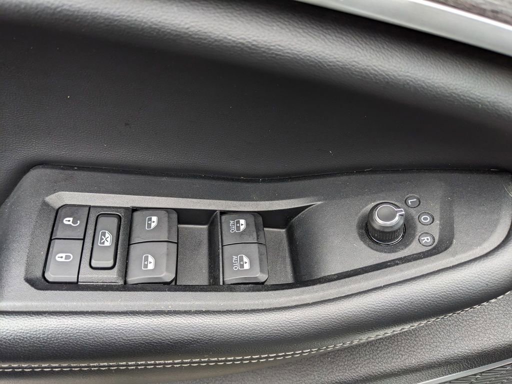 Used 2022 Jeep Grand Cherokee Limited image 55