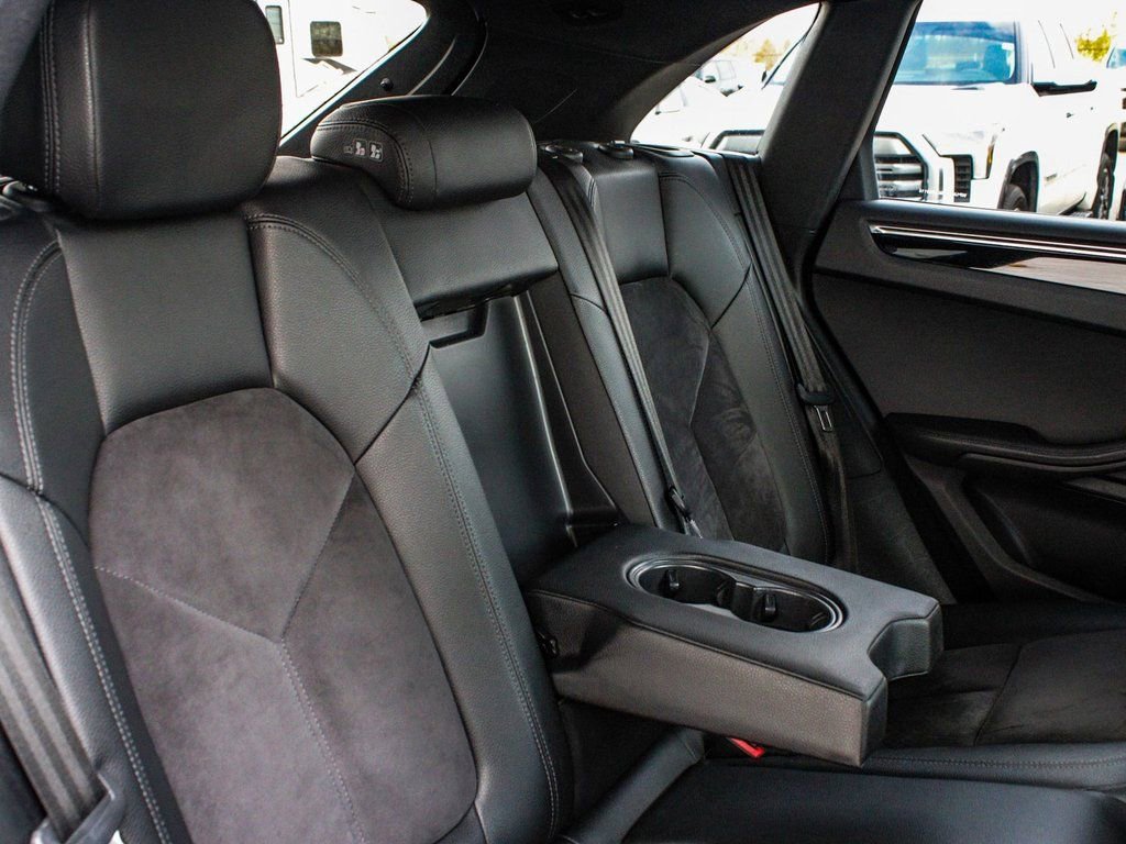 Used 2020 Porsche Macan image 40