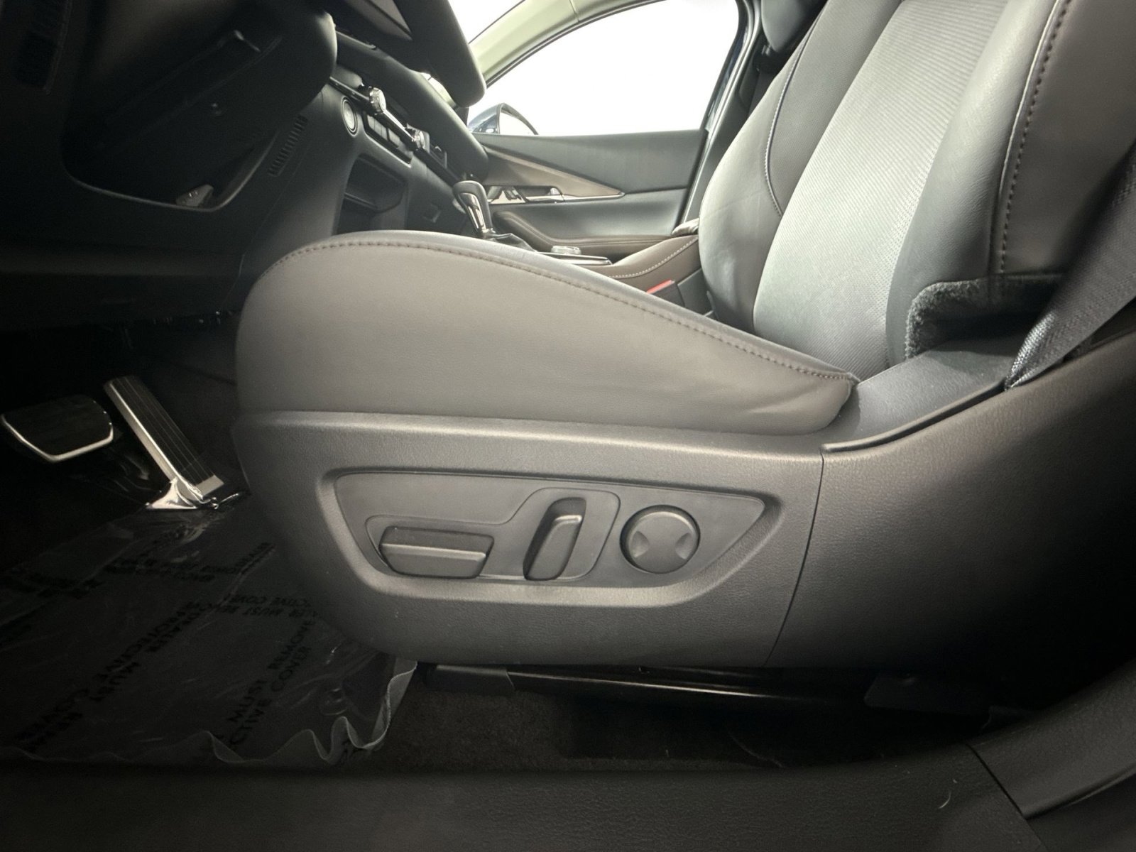 Used 2025 MAZDA CX-30 AWD 2.5 S w/ Premium Package image 14