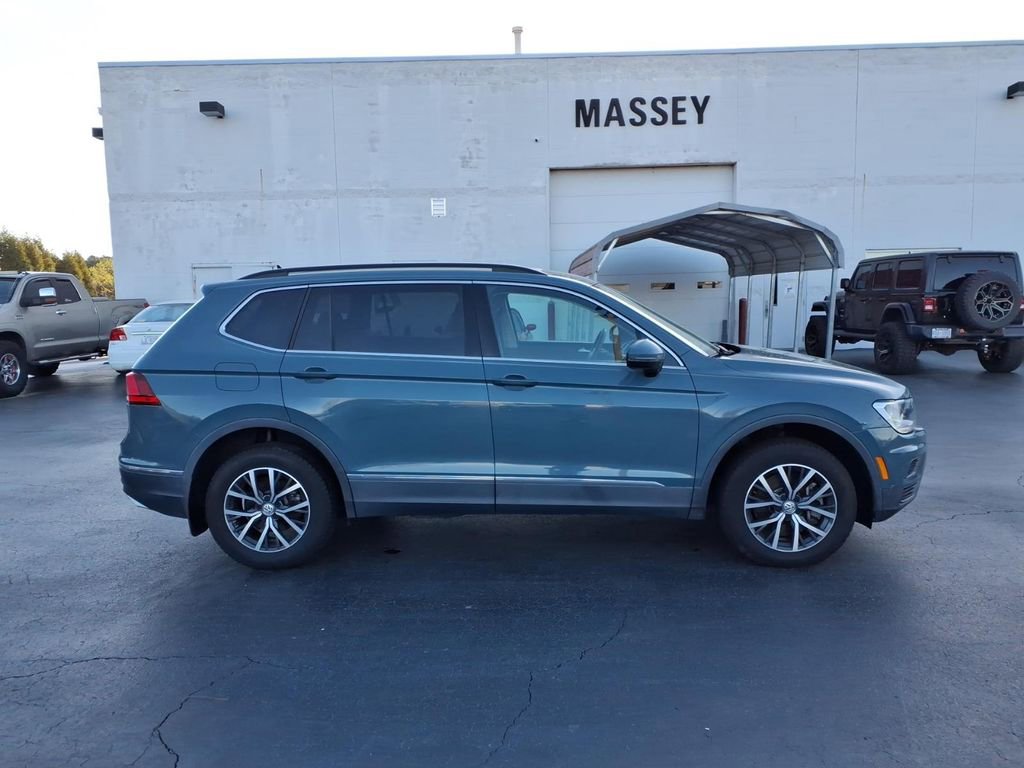 Used 2020 Volkswagen Tiguan SE FWD image 2