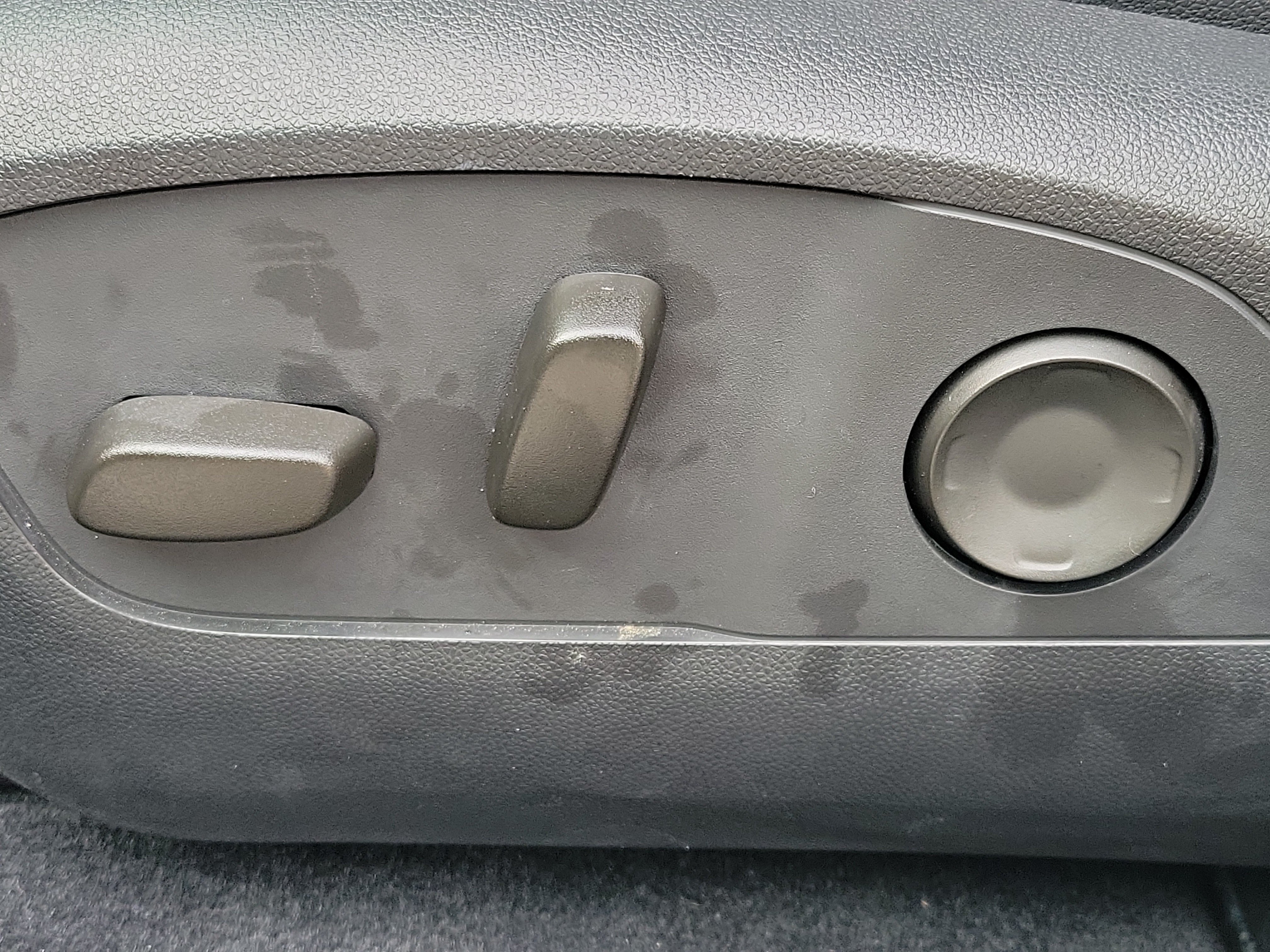 Used 2024 Chevrolet Equinox EV RS FWD image 24