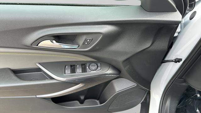 New 2026 Chevrolet Trax ACTIV FWD image 11