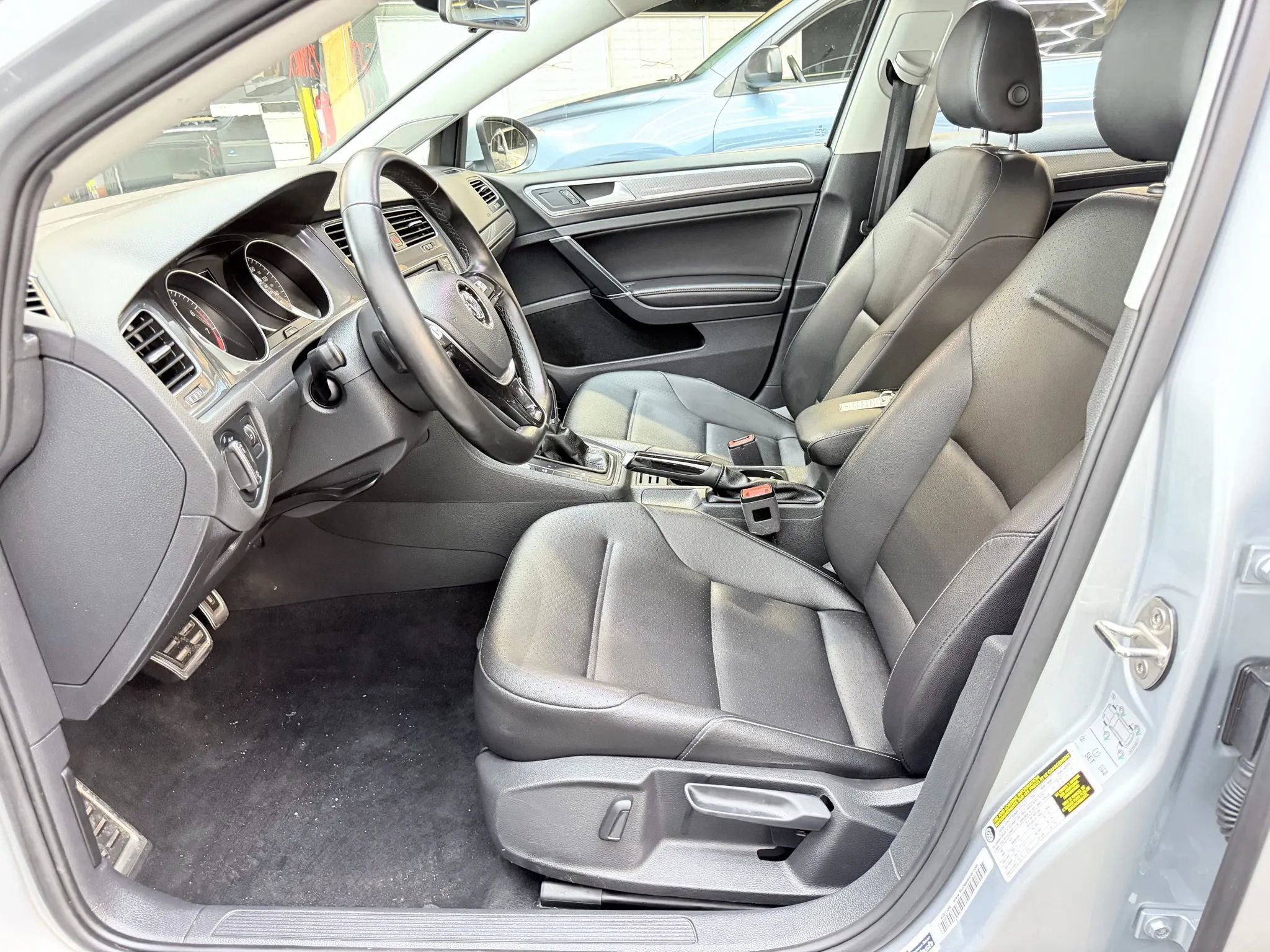 Used 2017 Volkswagen Golf Alltrack SE image 12