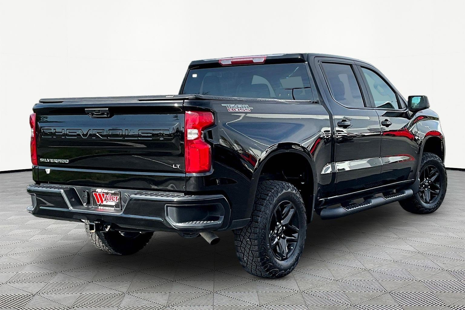 Used 2023 Chevrolet Silverado 1500 LT Trail Boss AWD/4WD image 6
