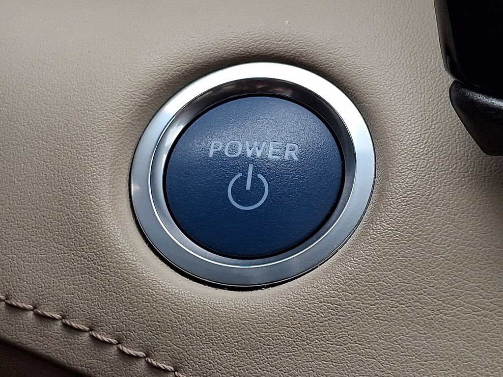 Certified 2020 Toyota Highlander XLE AWD/4WD image 26
