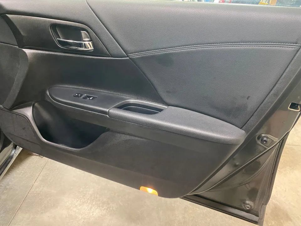 Used 2013 Honda Accord EX-L image 37