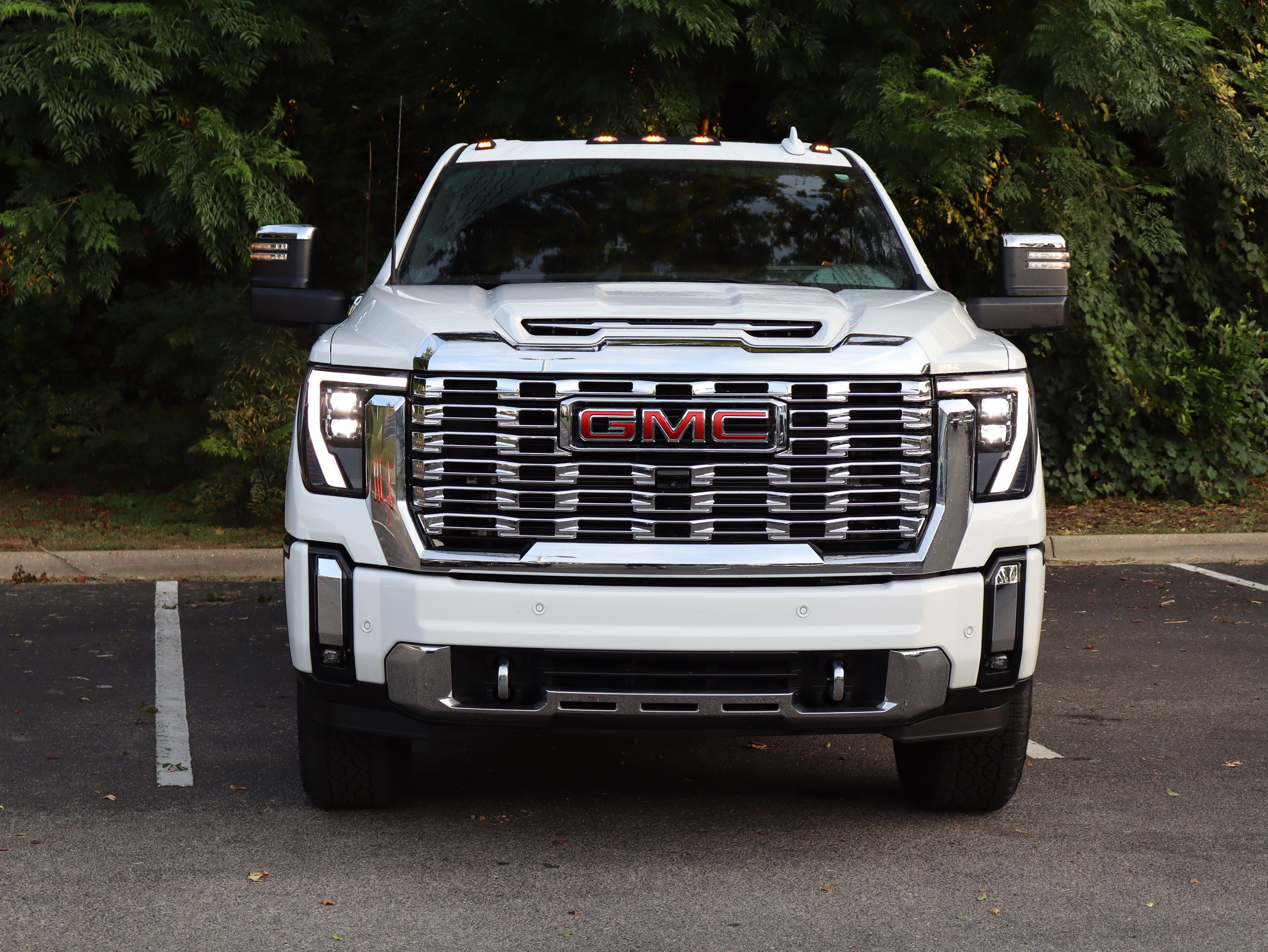Used 2025 GMC Sierra 2500 Denali w/ Denali Reserve Package AWD/4WD image 3