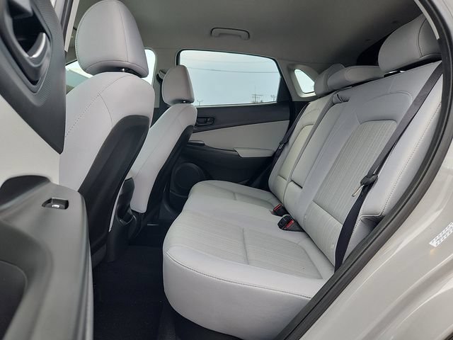 Used 2023 Hyundai Kona SEL AWD/4WD image 6