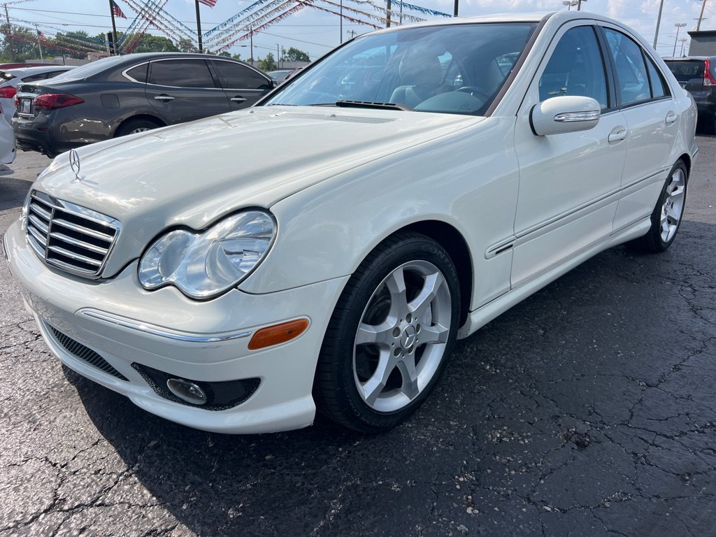 Used 2007 Mercedes-Benz C 230 Sedan image 3