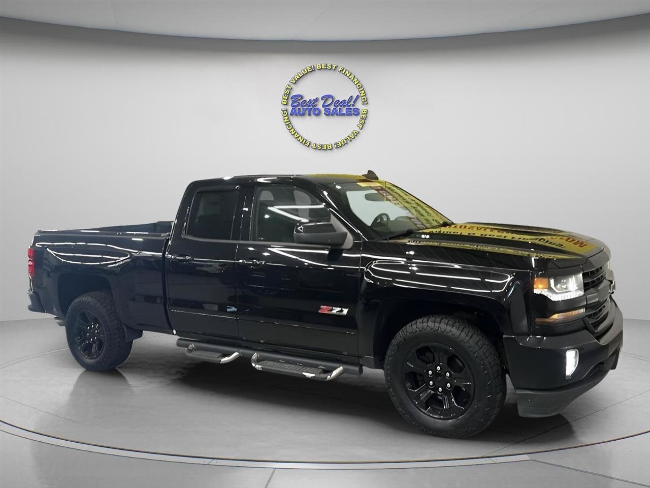 Used 2017 Chevrolet Silverado 1500 LT w/ Midnight Edition AWD/4WD image 5