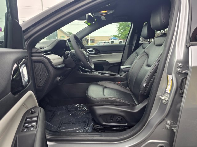 Used 2024 Jeep Compass Limited AWD/4WD image 17