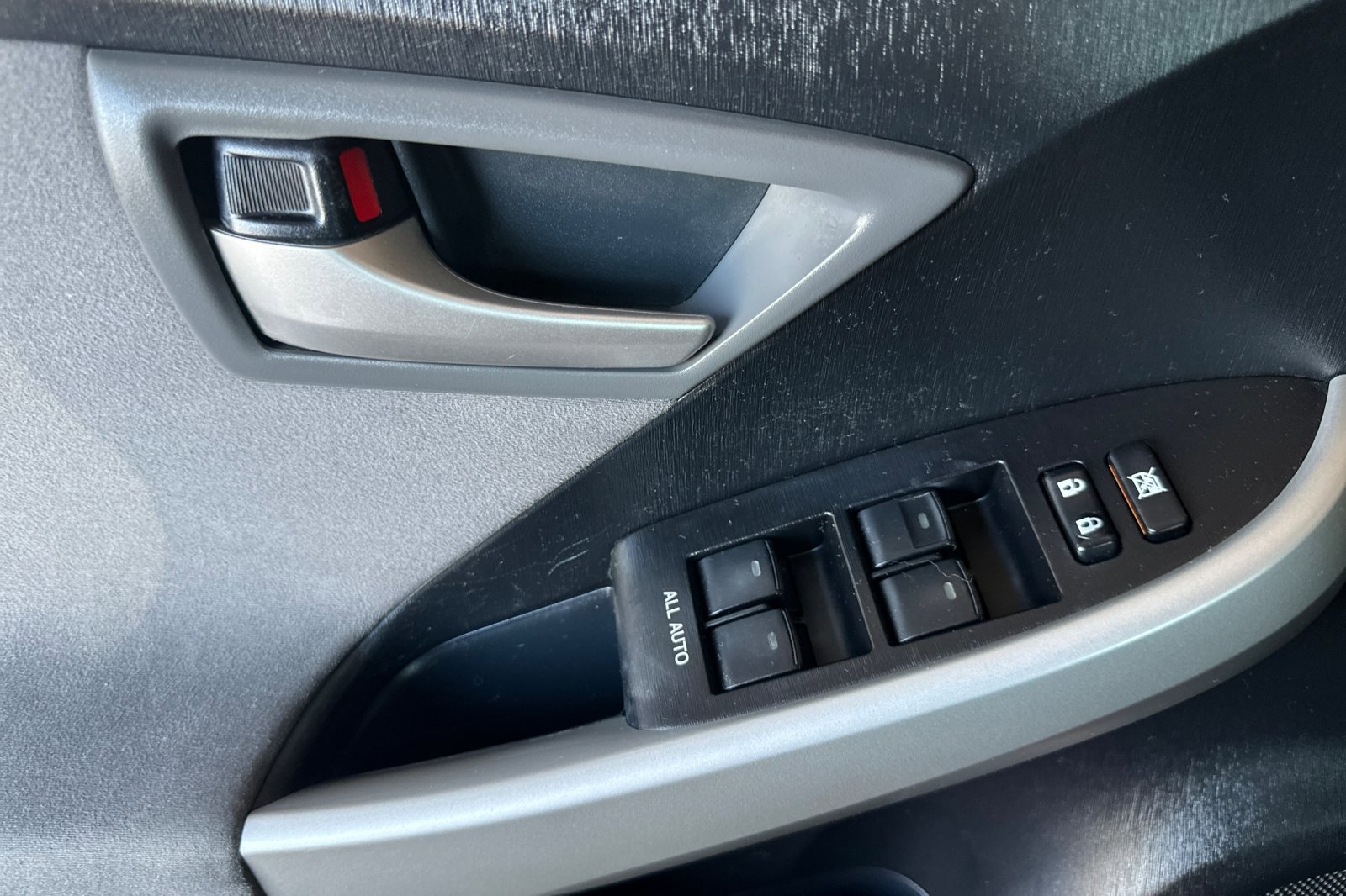Used 2015 Toyota Prius Two FWD image 11
