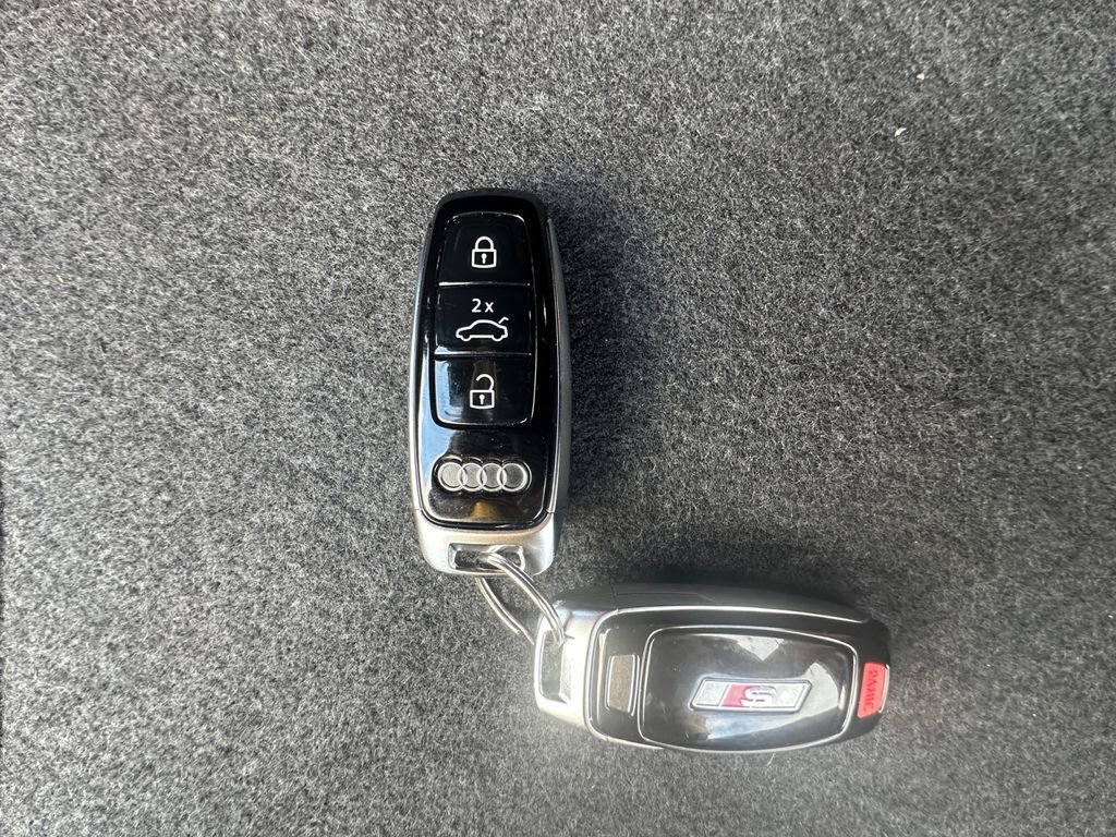 Used 2021 Audi S6 Prestige w/ Prestige Package image 48