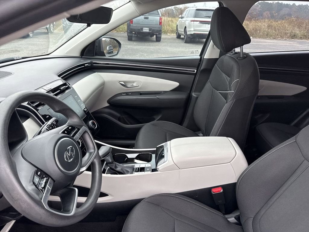 Used 2023 Hyundai Tucson SE image 15