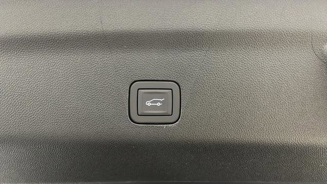 New 2026 Chevrolet Suburban Premier AWD/4WD image 33