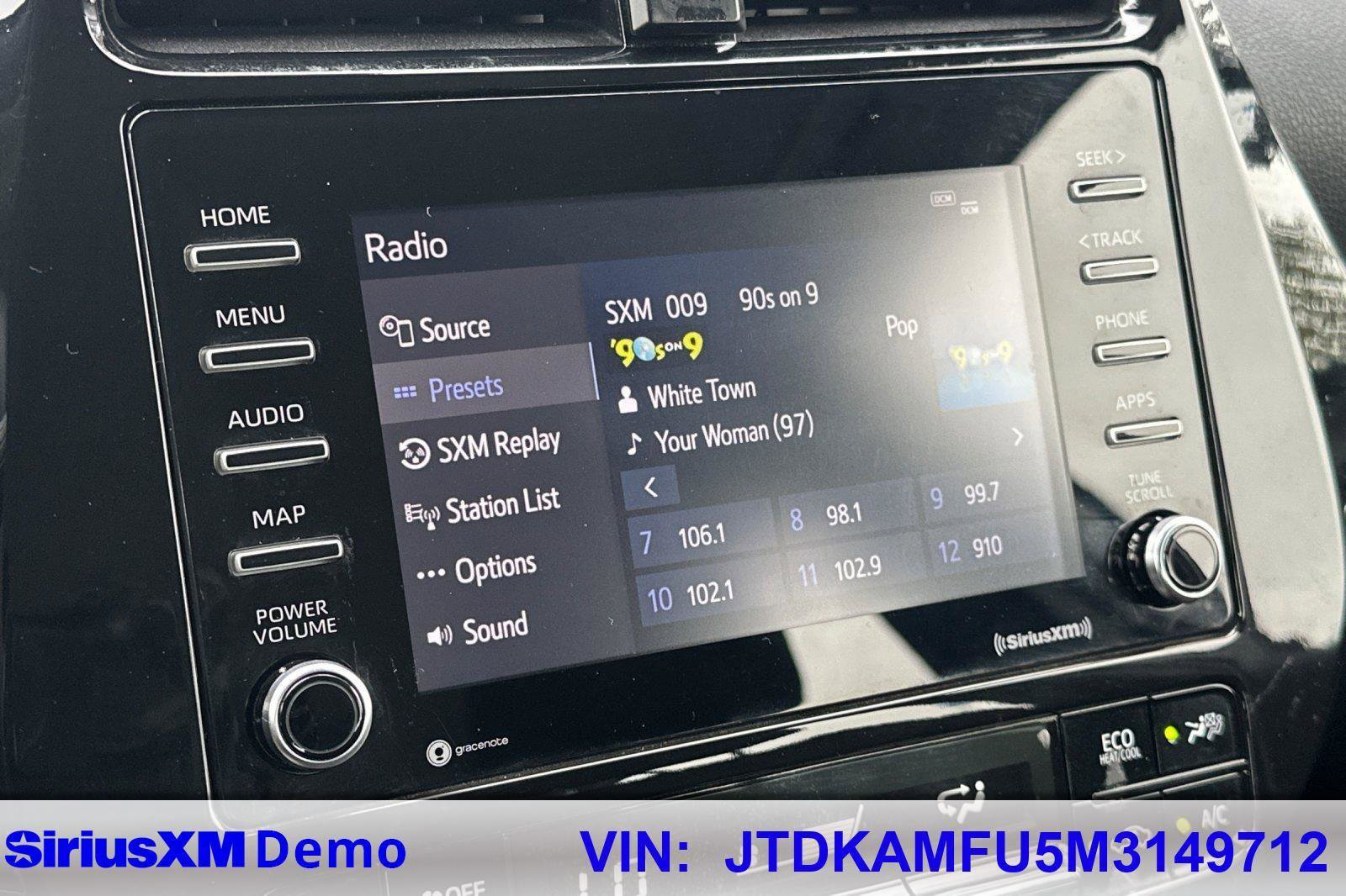 Used 2021 Toyota Prius LE image 28