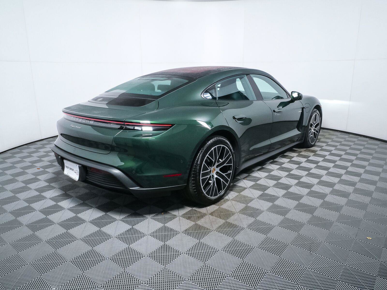 Certified 2025 Porsche Taycan AWD/4WD image 29