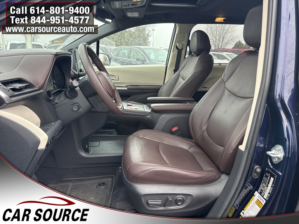 Used 2022 Toyota Sienna Platinum image 9