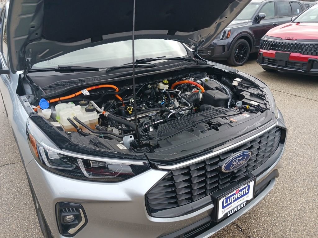 Used 2023 Ford Escape Platinum w/ Class II Trailer Tow Package image 25